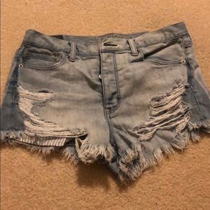 Light wash ripped Jean shorts
